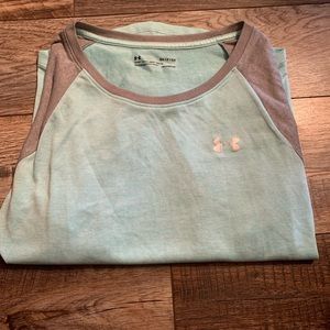 Long sleeve under armor shirt
